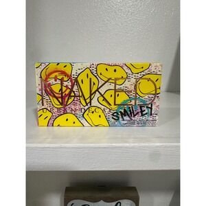 Urban Decay Naked Mucho Happy Eyeshadow Palette 6 Smile Shades Vegan